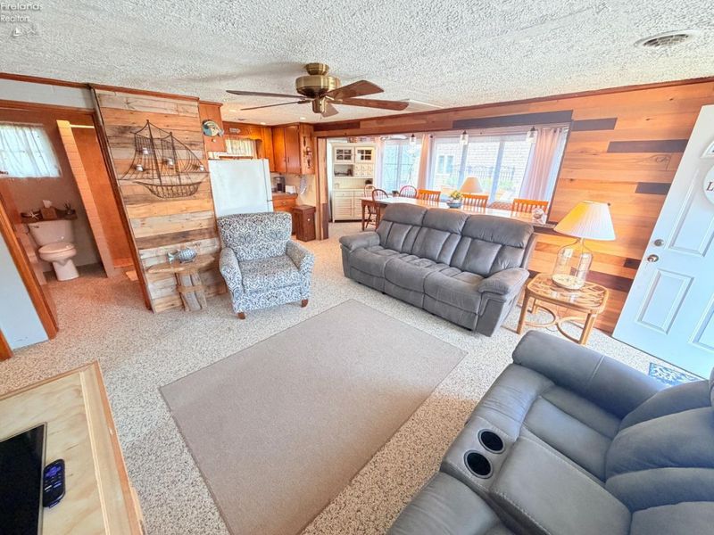 5821 E Peach Street, Port Clinton, OH 43452 Photo 10