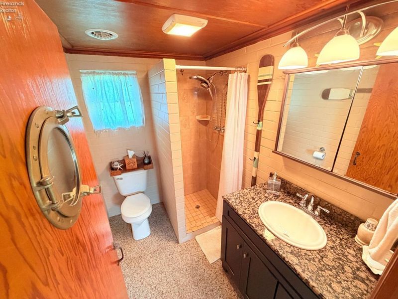 5821 E Peach Street, Port Clinton, OH 43452 Photo 21