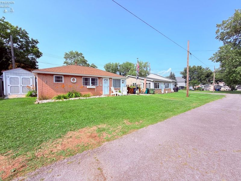 5821 E Peach Street, Port Clinton, OH 43452 Photo 30