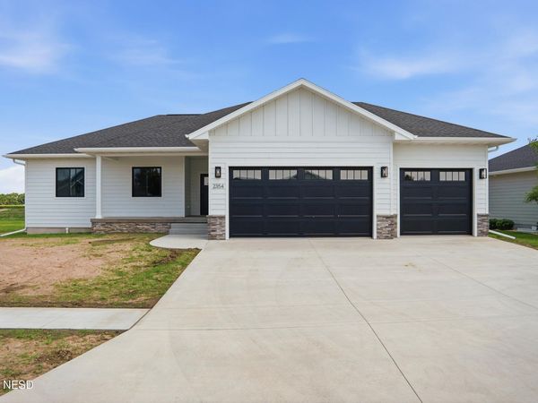 2354 LUCAS LANE NW, Watertown, SD 57201