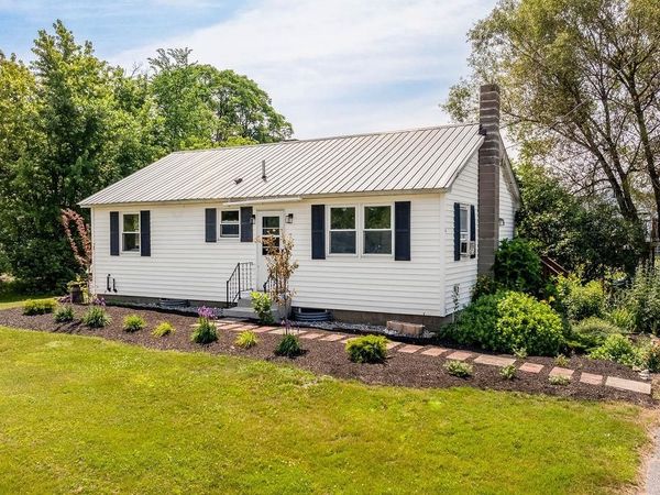 36 School Street, Canaan, NH 03741