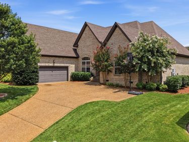121 Saranac Trl, Hendersonville, TN 37075