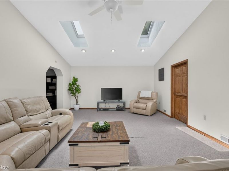 14390 N Cheshire Street, Burton, OH 44021 Photo 11