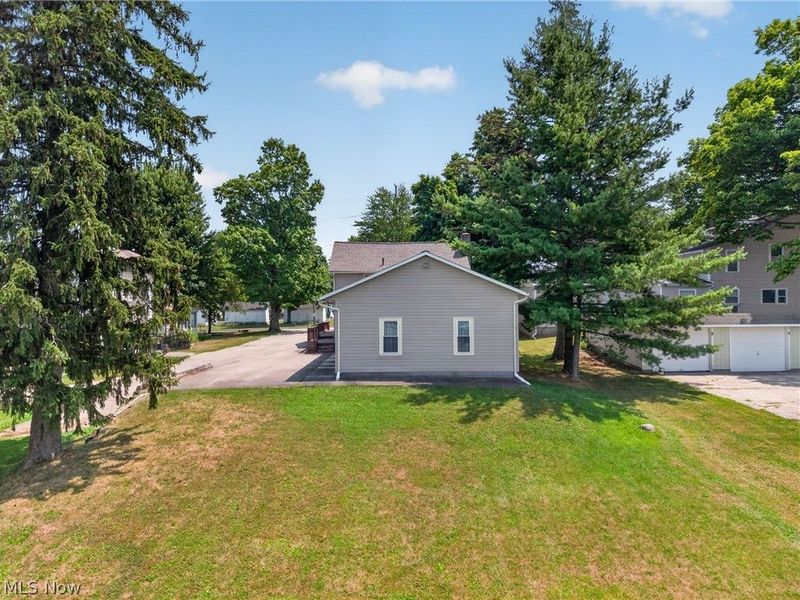 14390 N Cheshire Street, Burton, OH 44021 Photo 23