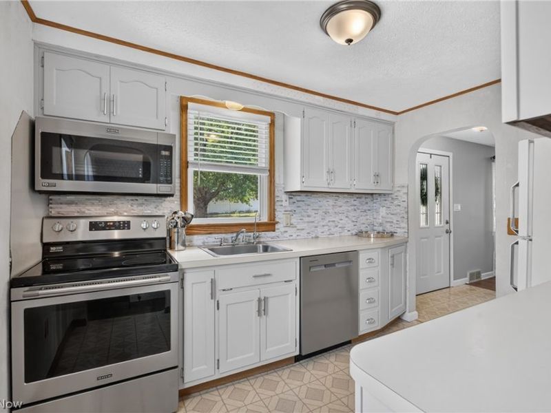 14390 N Cheshire Street, Burton, OH 44021 Photo 6