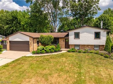 7328 Lake O Springs Avenue NW, North Canton, OH 44720