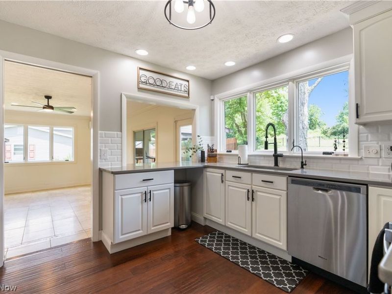 7328 Lake O Springs Avenue NW, North Canton, OH 44720 Photo 18