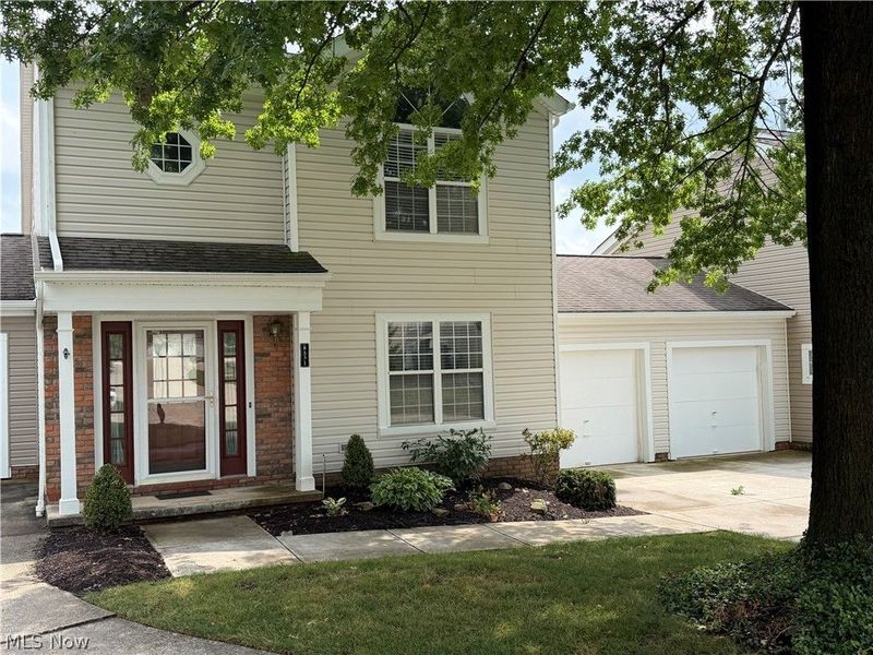 8531 Ravenswood Lane, Macedonia, OH 44056 Photo 2