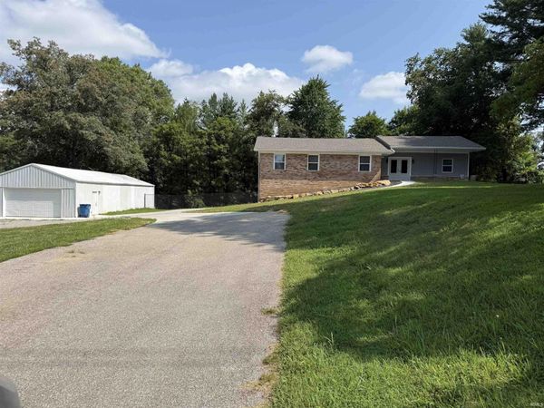445 Hoing Road, Evansville, IN 47725
