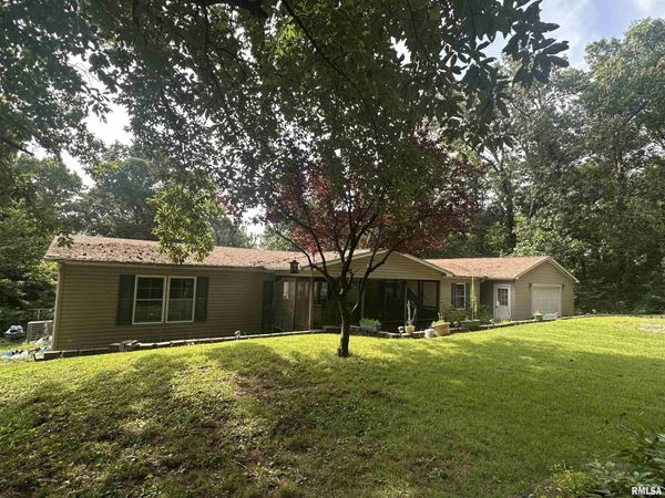 2 CARLOCK Road, Murphysboro, IL 62966