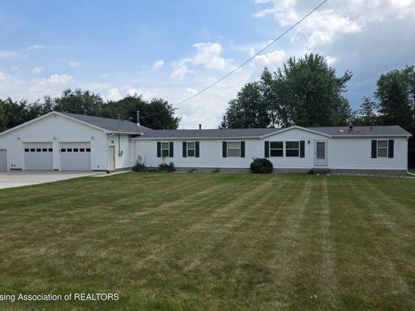 11287 Shaftsburg Road, Laingsburg, MI 48848