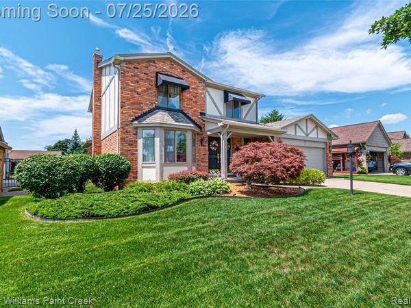 44333 Pentwater Drive, Clinton Twp, MI 48038