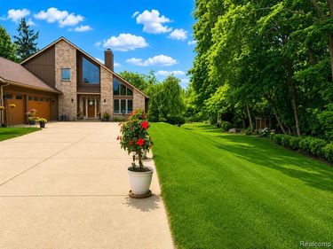 2495 N Custer Road N, Frenchtown Twp, MI 48162