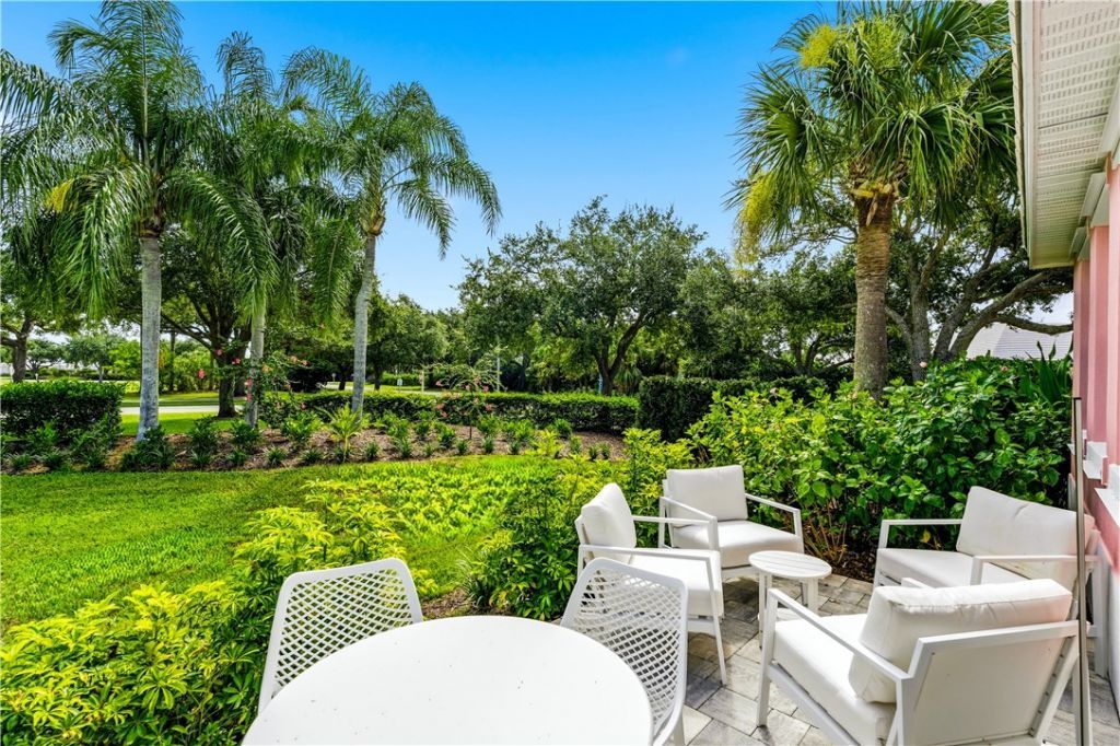 1310 Saint Catherines Circle, Vero Beach, FL 32967 Photo