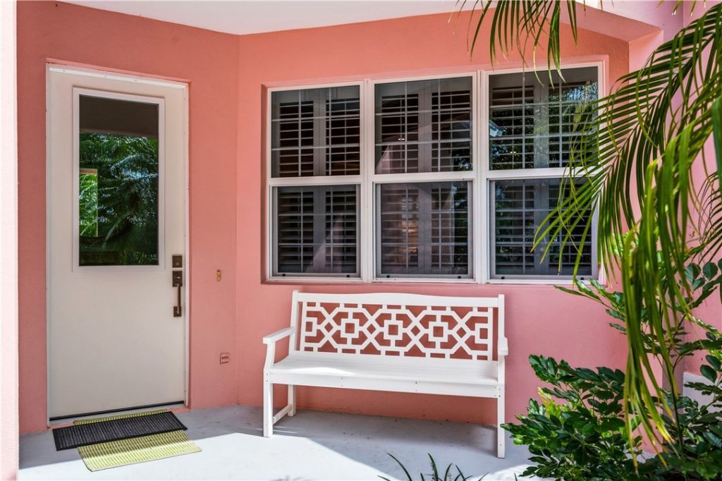 1310 Saint Catherines Circle, Vero Beach, FL 32967 Photo
