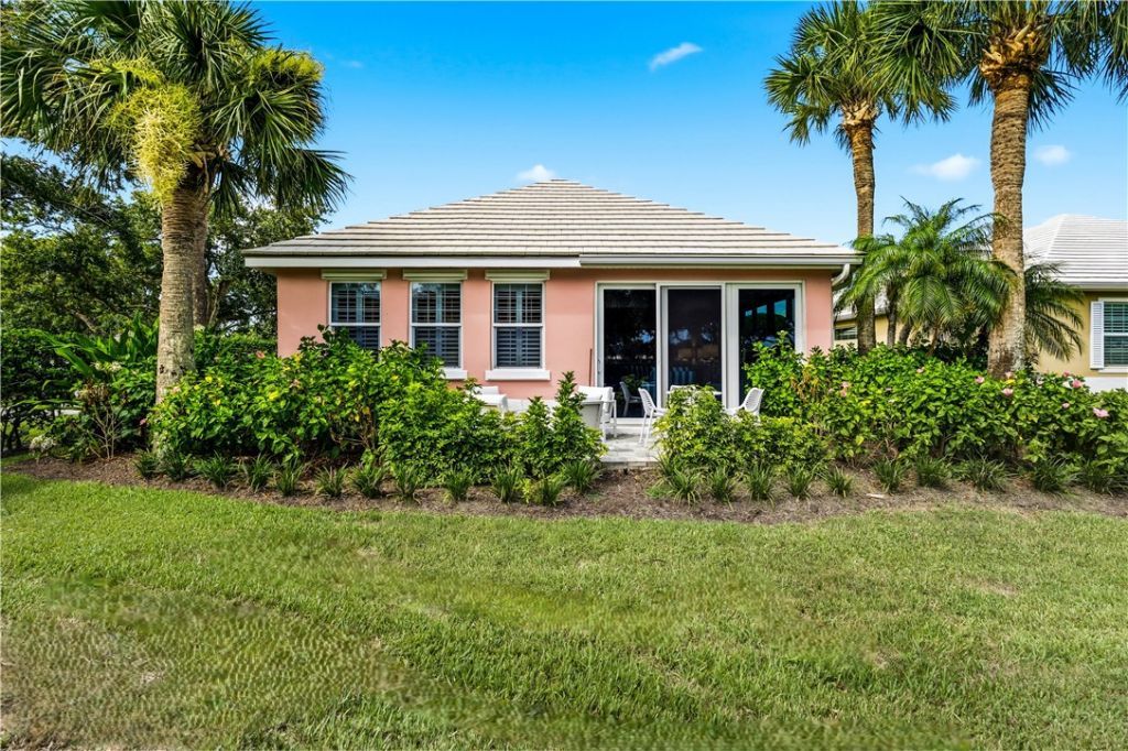 1310 Saint Catherines Circle, Vero Beach, FL 32967 Photo