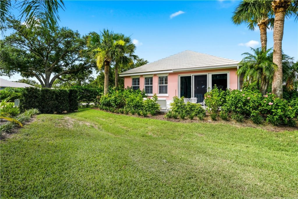 1310 Saint Catherines Circle, Vero Beach, FL 32967 Photo