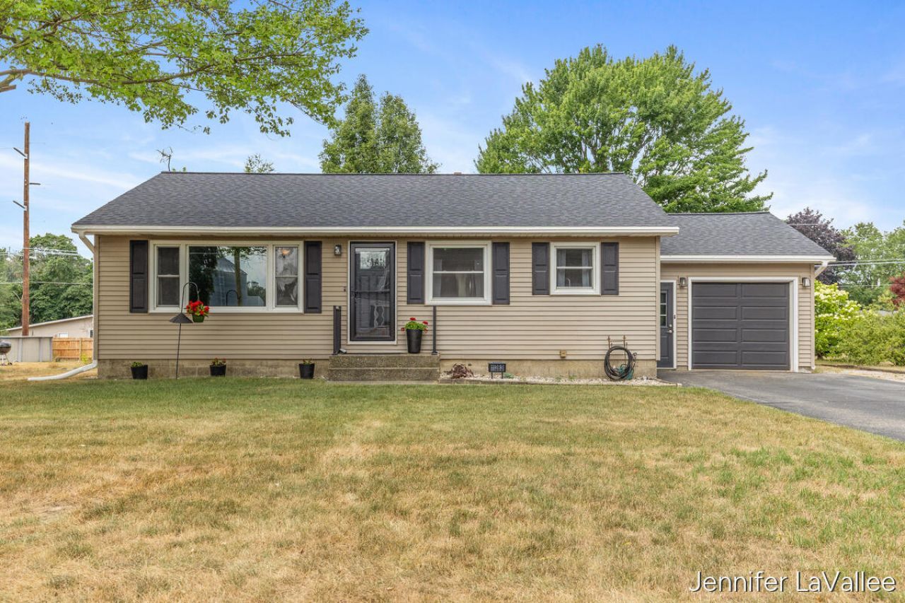11283 Brown Avenue, Allendale, MI 49401 Main Photo