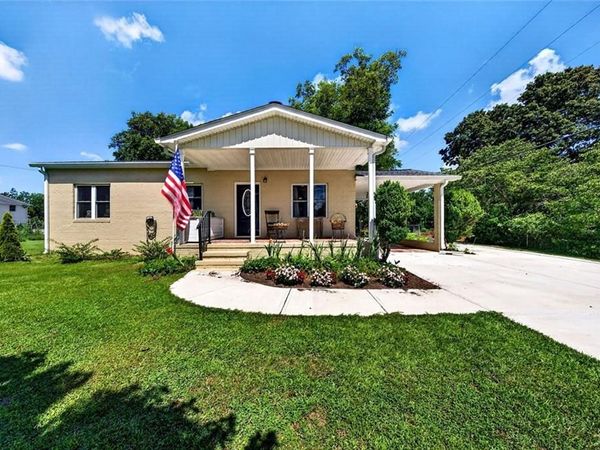 305 Jefferson Street , Statham, GA 30666