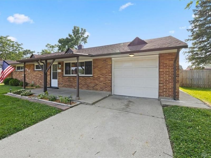 5745 Harshmanville Road, Huber Heights, OH 45424 Photo 5