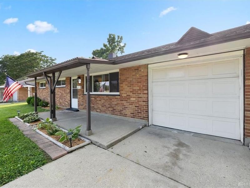 5745 Harshmanville Road, Huber Heights, OH 45424 Photo 6