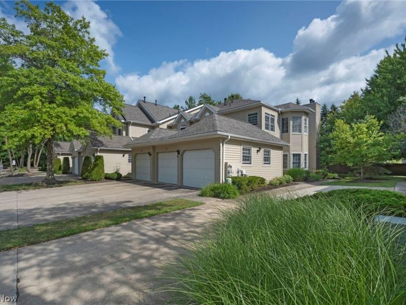 491 Eagle Trace, Unit 491, Mayfield Heights, OH 44124 Photo 1
