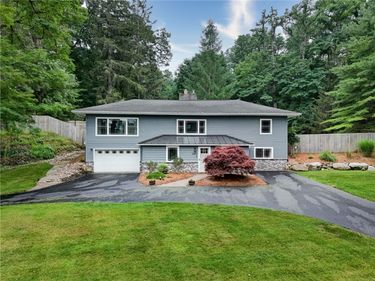 1193 Marsh Road , Pittsford, NY 14534