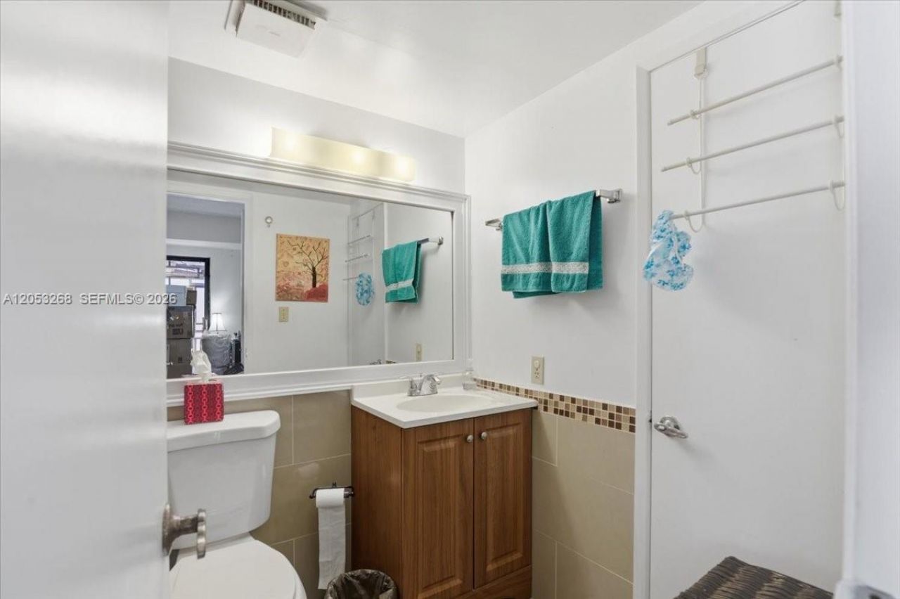 10339 NW 9th St Cir, Unit 2-2, Miami, FL 33172 Photo