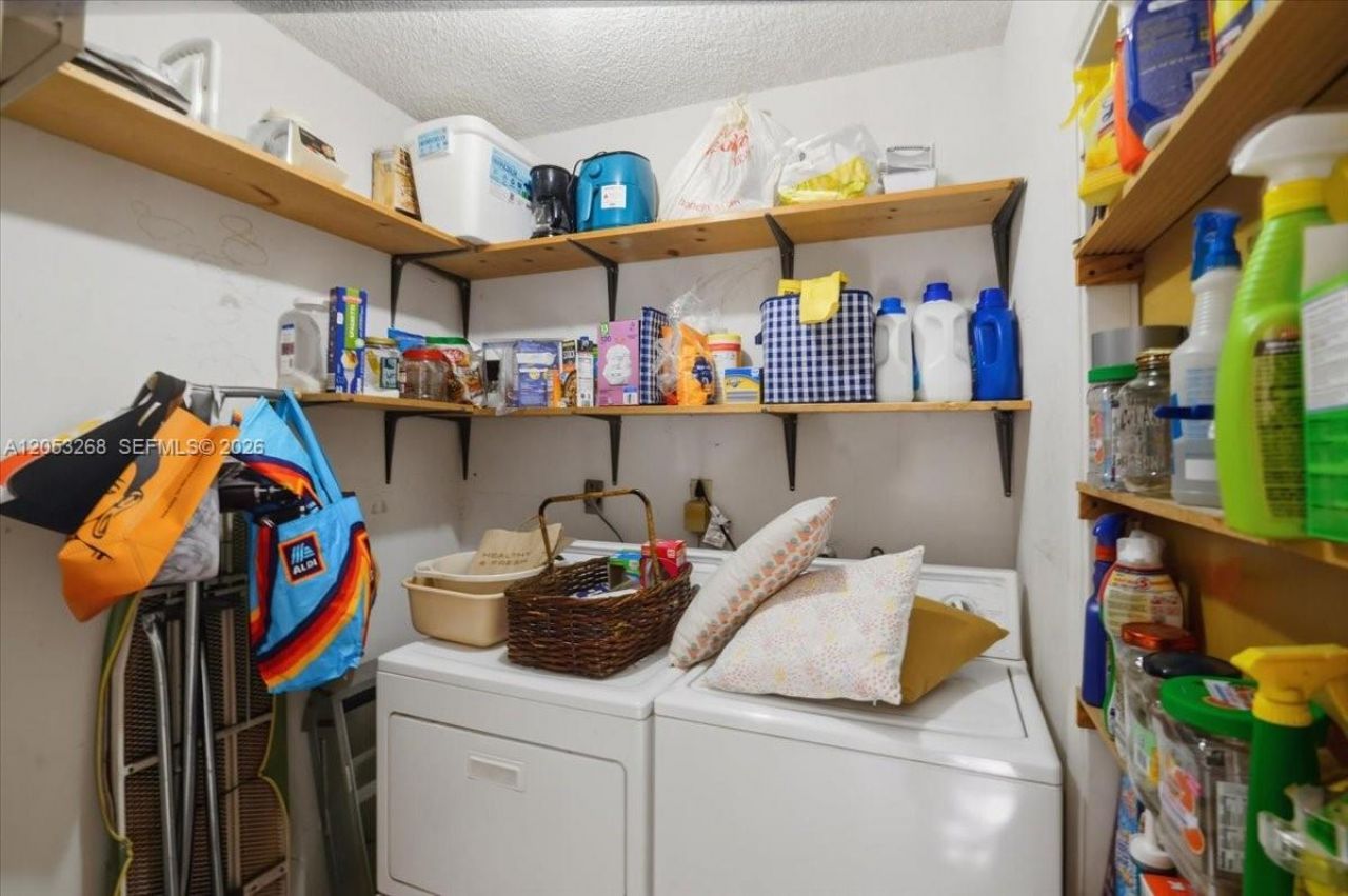 10339 NW 9th St Cir, Unit 2-2, Miami, FL 33172 Photo