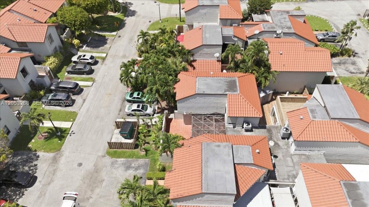 10339 NW 9th St Cir, Unit 2-2, Miami, FL 33172 Photo