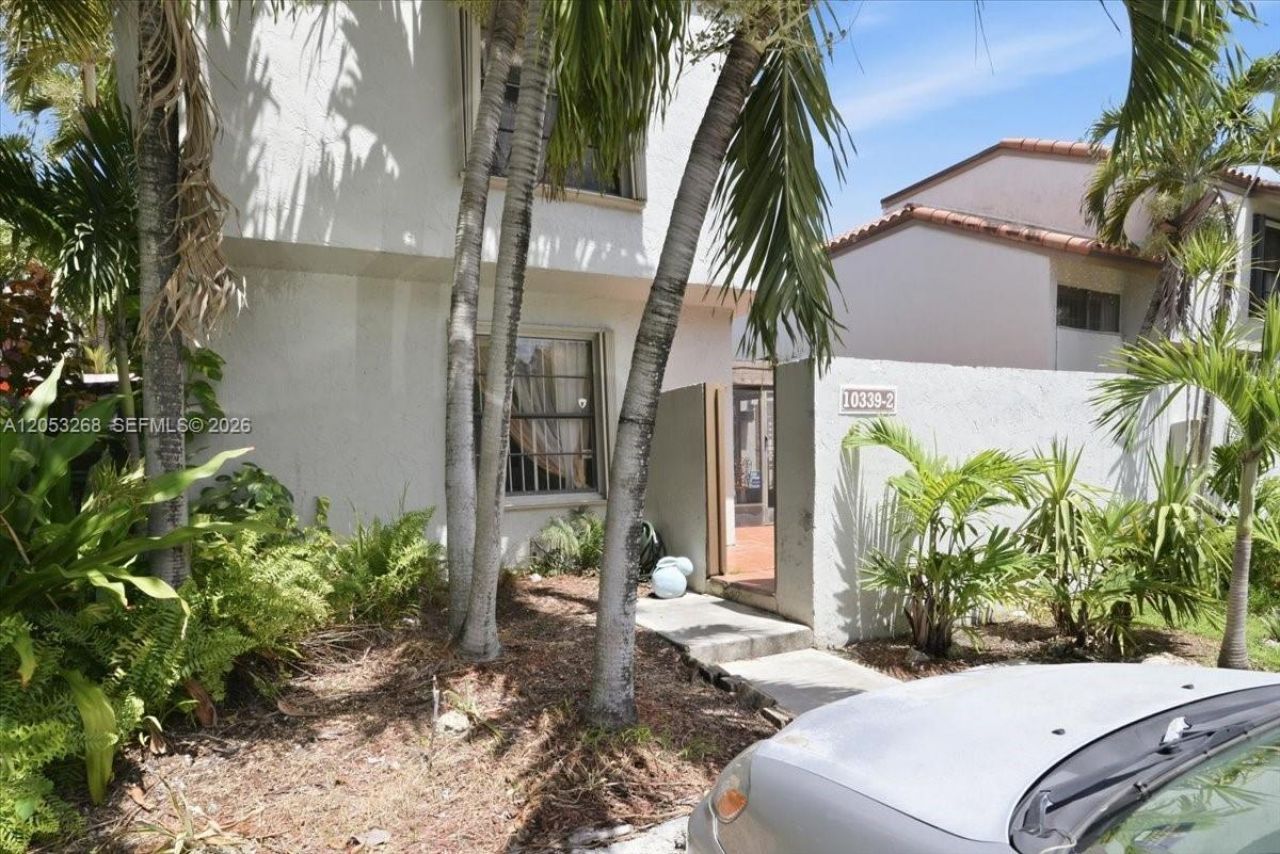 10339 NW 9th St Cir, Unit 2-2, Miami, FL 33172 Photo