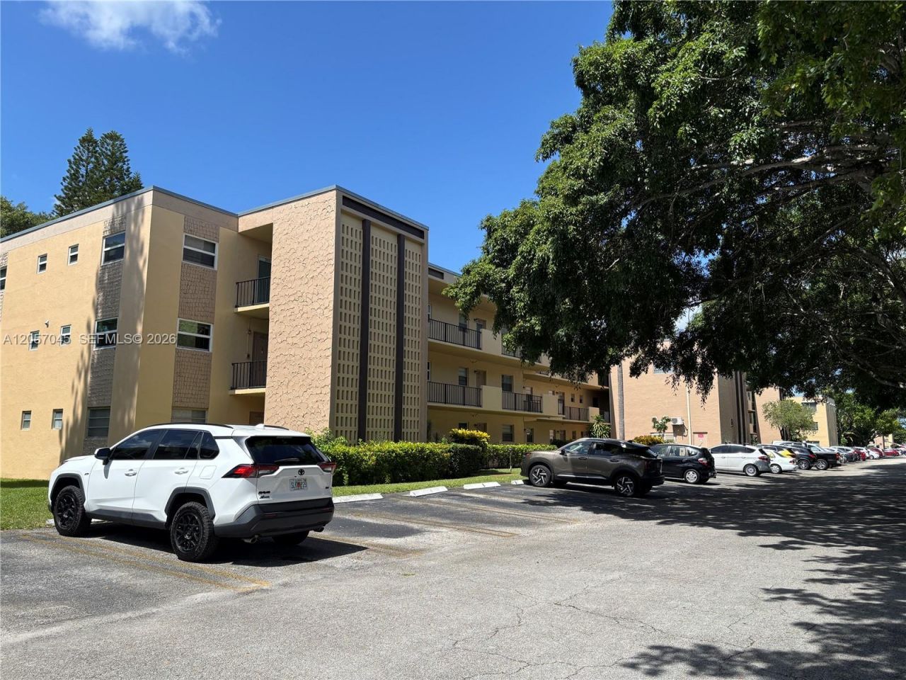100 Ashbury Rd , Unit 107, Hollywood, FL 33024 Photo