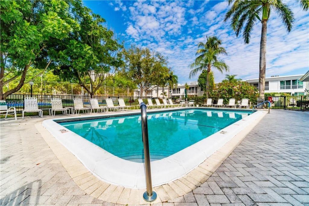 6339 Bay Club Dr, Unit 2, Fort Lauderdale, FL 33308 Photo