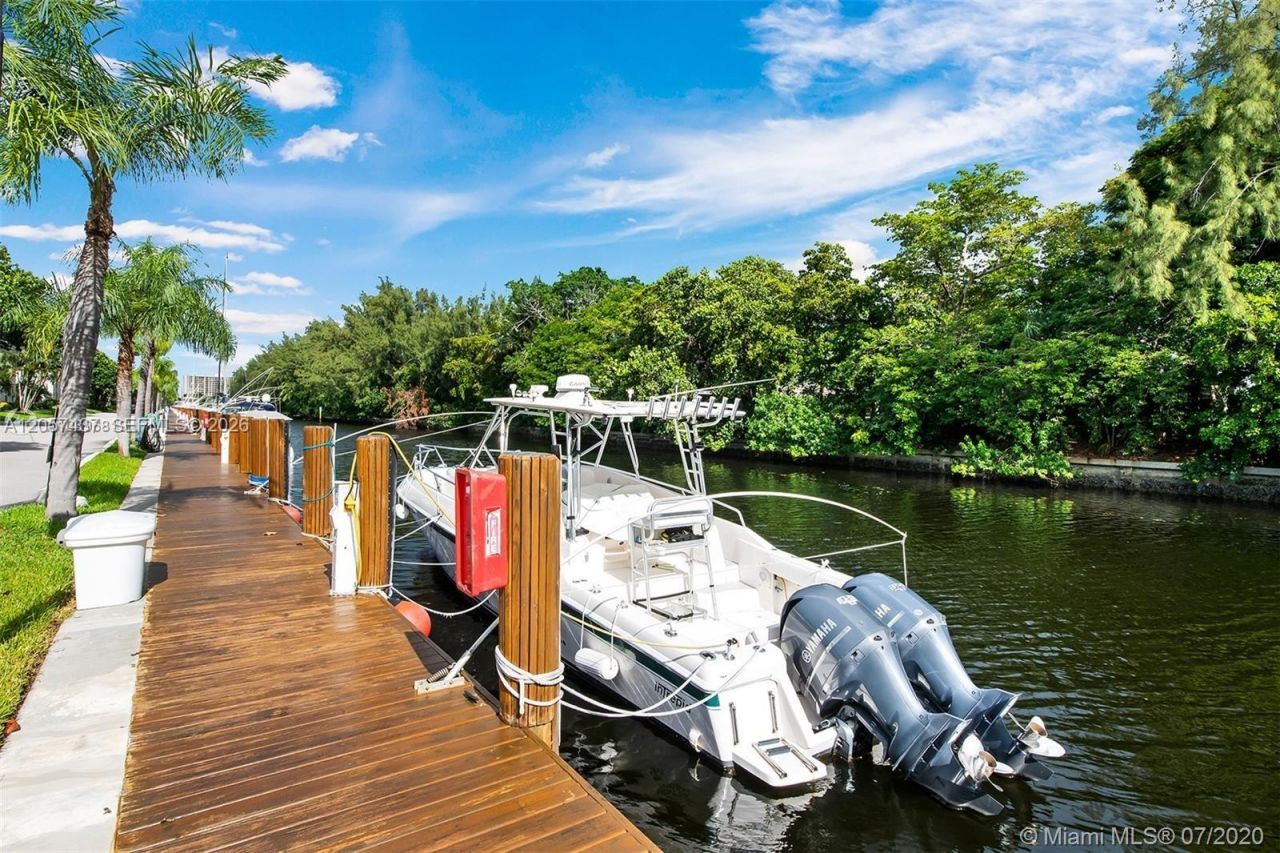 6339 Bay Club Dr, Unit 2, Fort Lauderdale, FL 33308 Photo