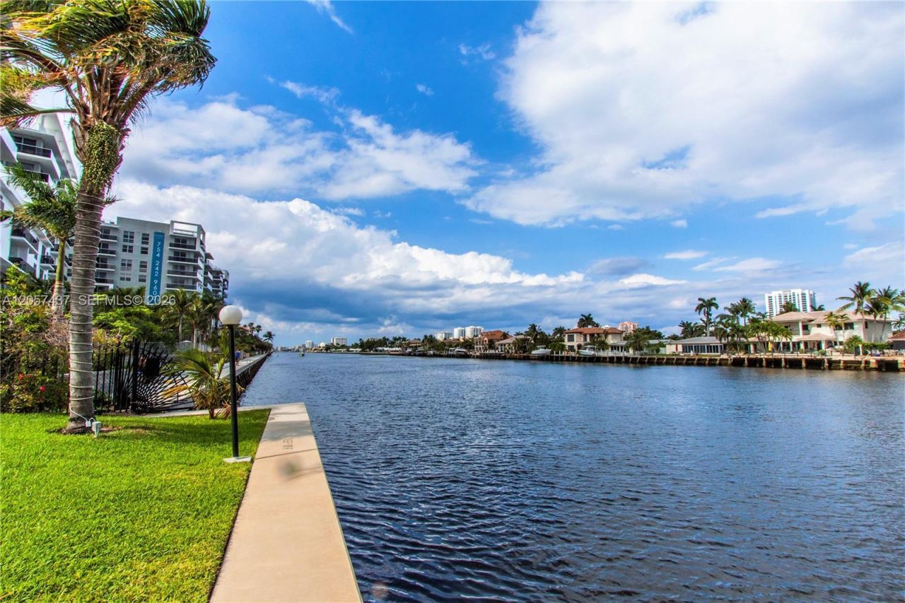 6339 Bay Club Dr, Unit 2, Fort Lauderdale, FL 33308 Photo
