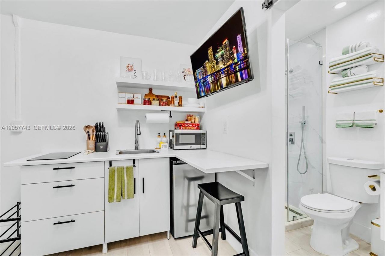1451 NW 31st St , Unit 1, Miami, FL 33142 Photo