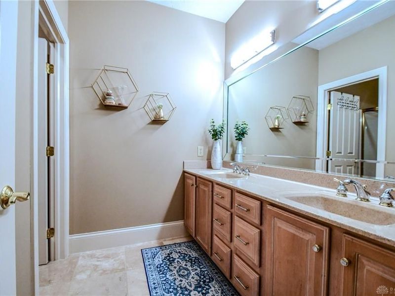 7266 Meeker Creek Drive, Butler Township, OH 45414 Photo 9
