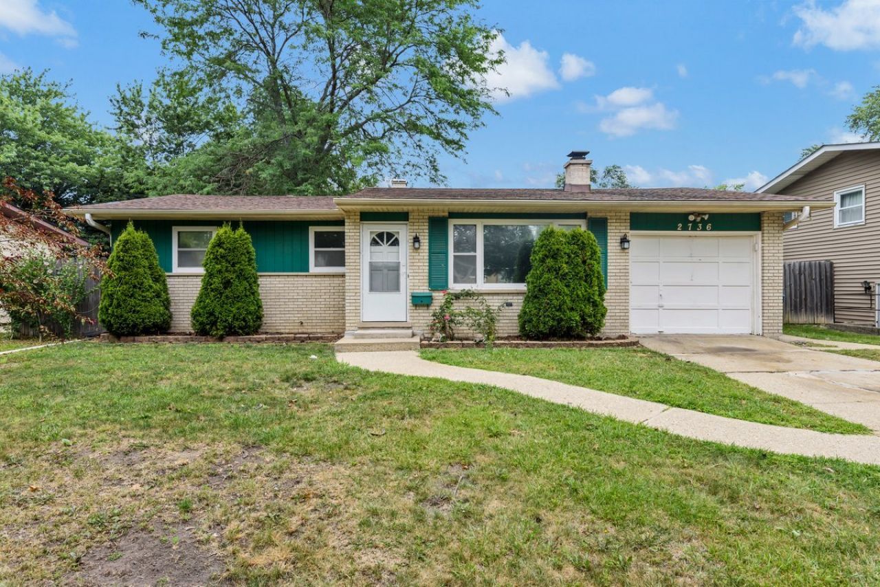 2736 Wall Avenue , Waukegan, IL 60087