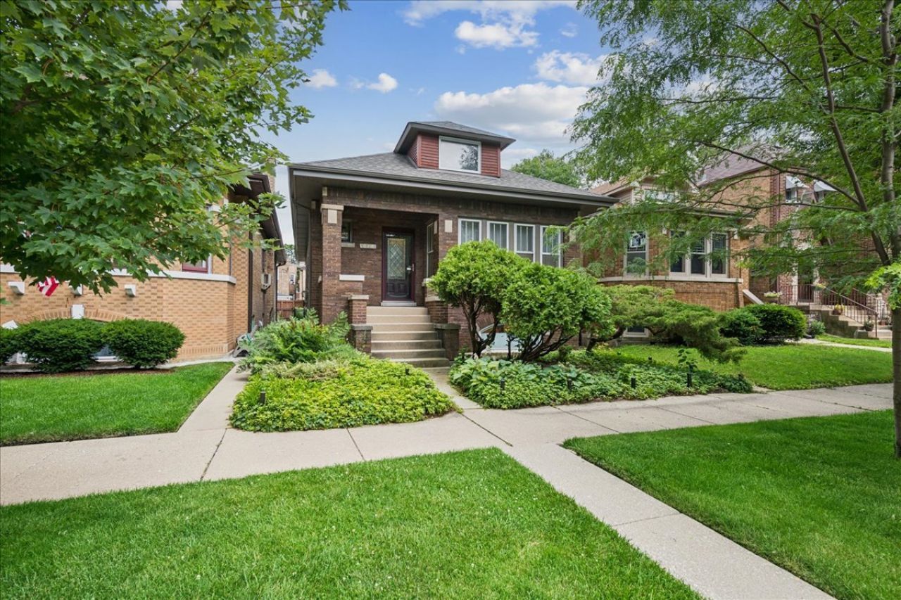 5725 N SACRAMENTO Avenue , Chicago, IL 60659