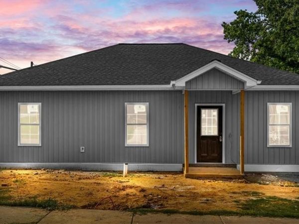 816 Vail Avenue , High Point, NC 27260