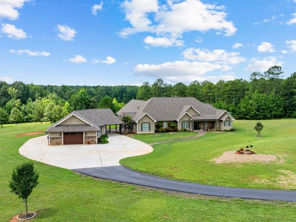 2175 Bear Creek Rd, Moreland, GA 30259