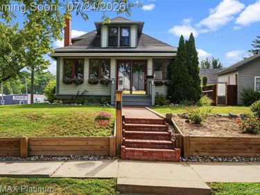 101 S Pine Street, Fenton, Mi 48430