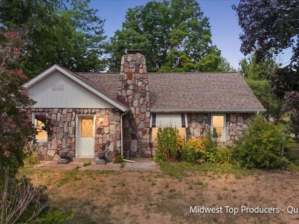 373 N Main Street, Casnovia, MI 49318