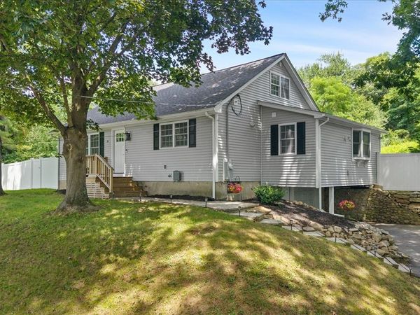11 Mendon Road, Northbridge, MA 01534