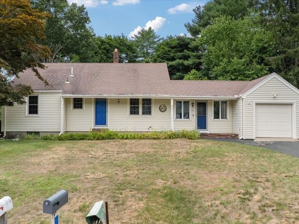 23 Meadow Brook Rd, Raynham, MA 02767