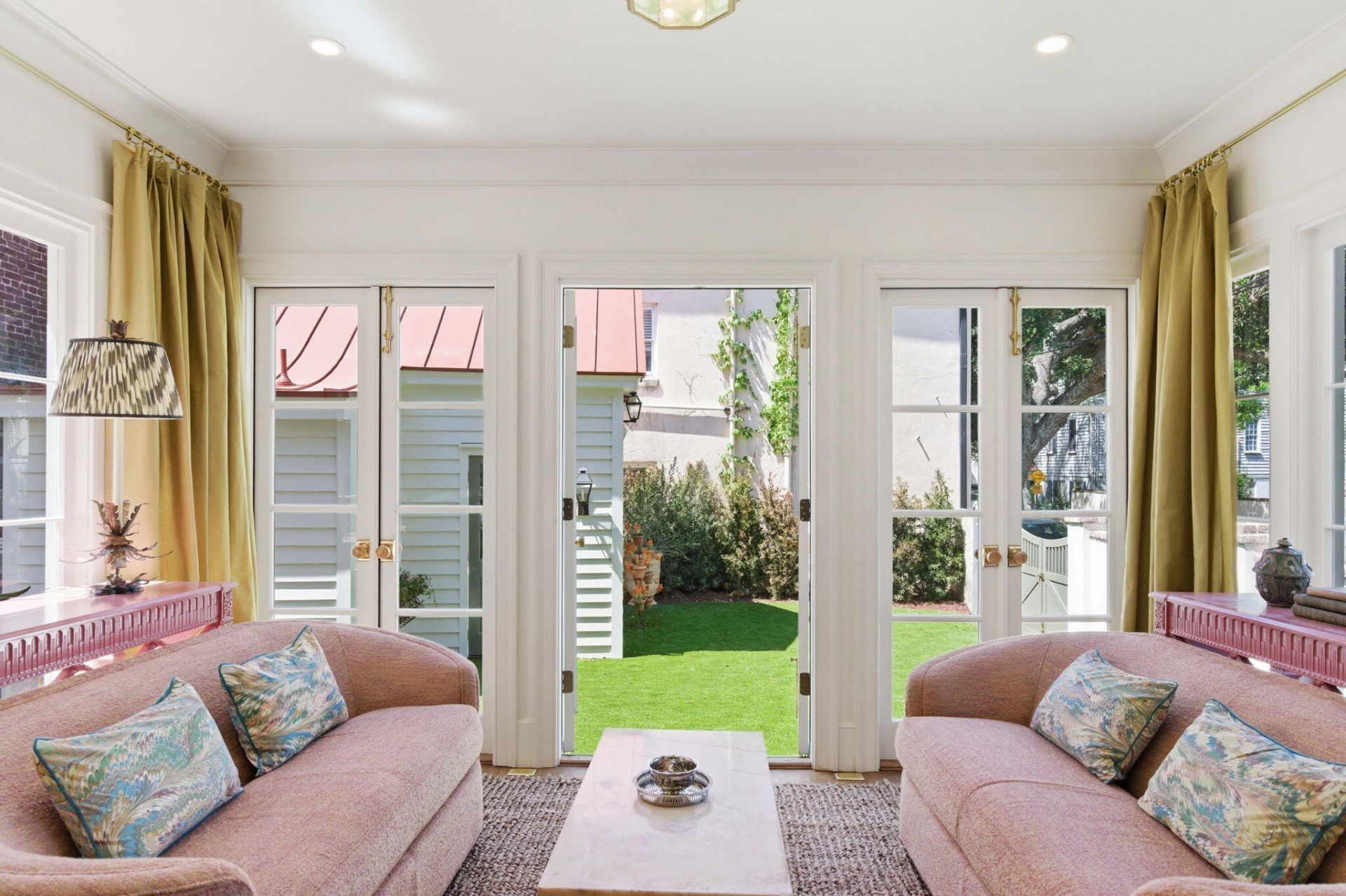 55 Elizabeth Street Photo 23