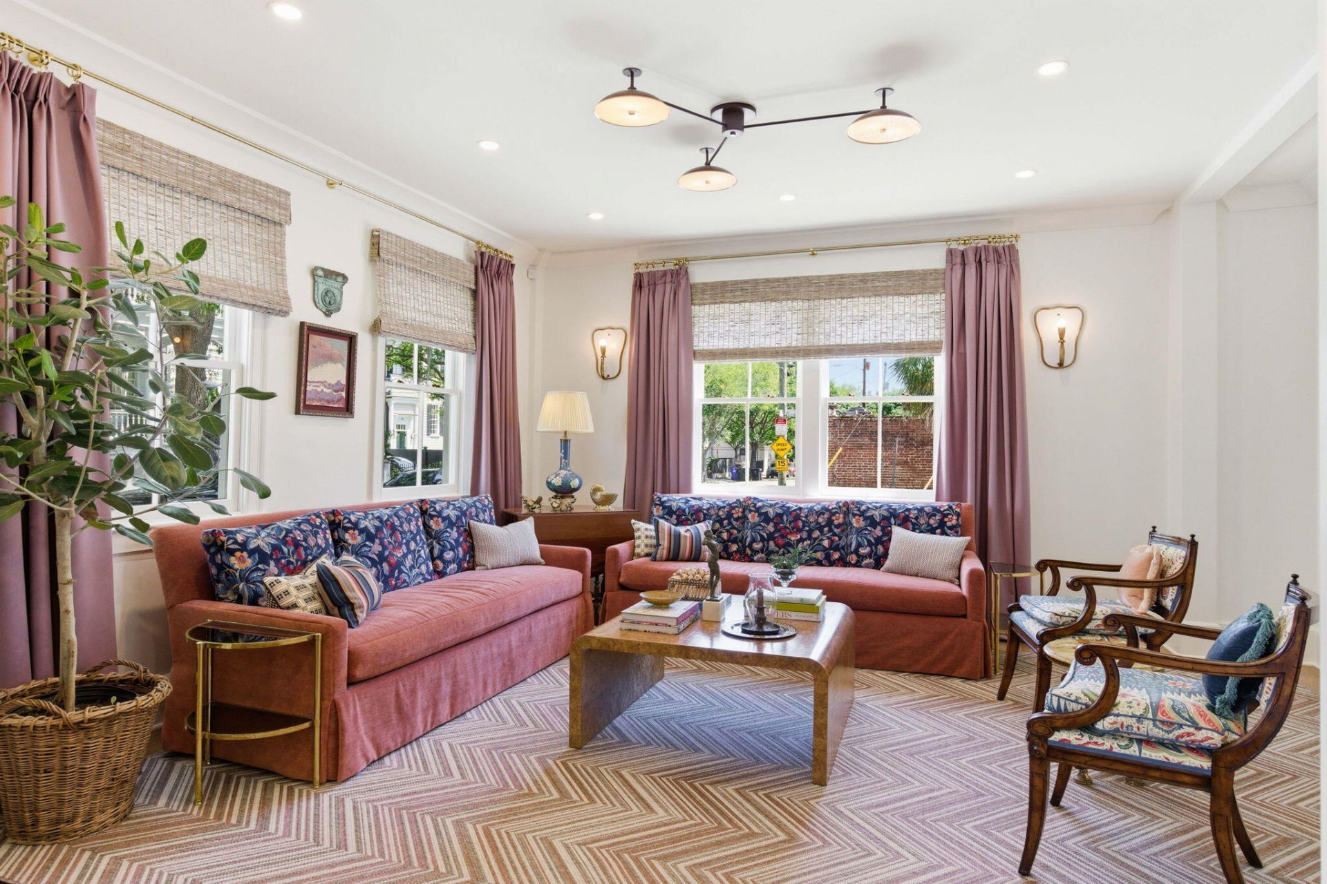55 Elizabeth Street Photo 25