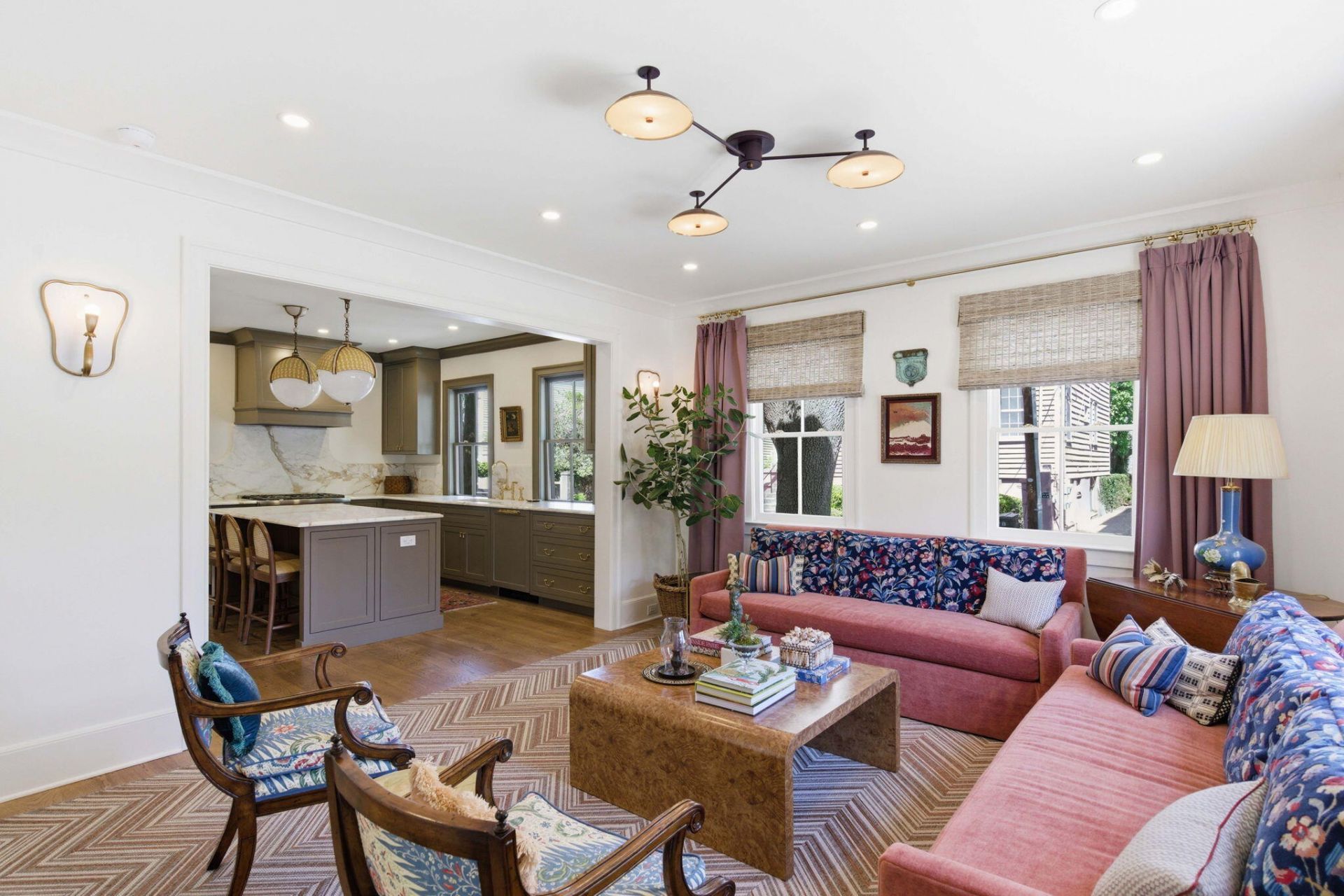 55 Elizabeth Street Photo 26