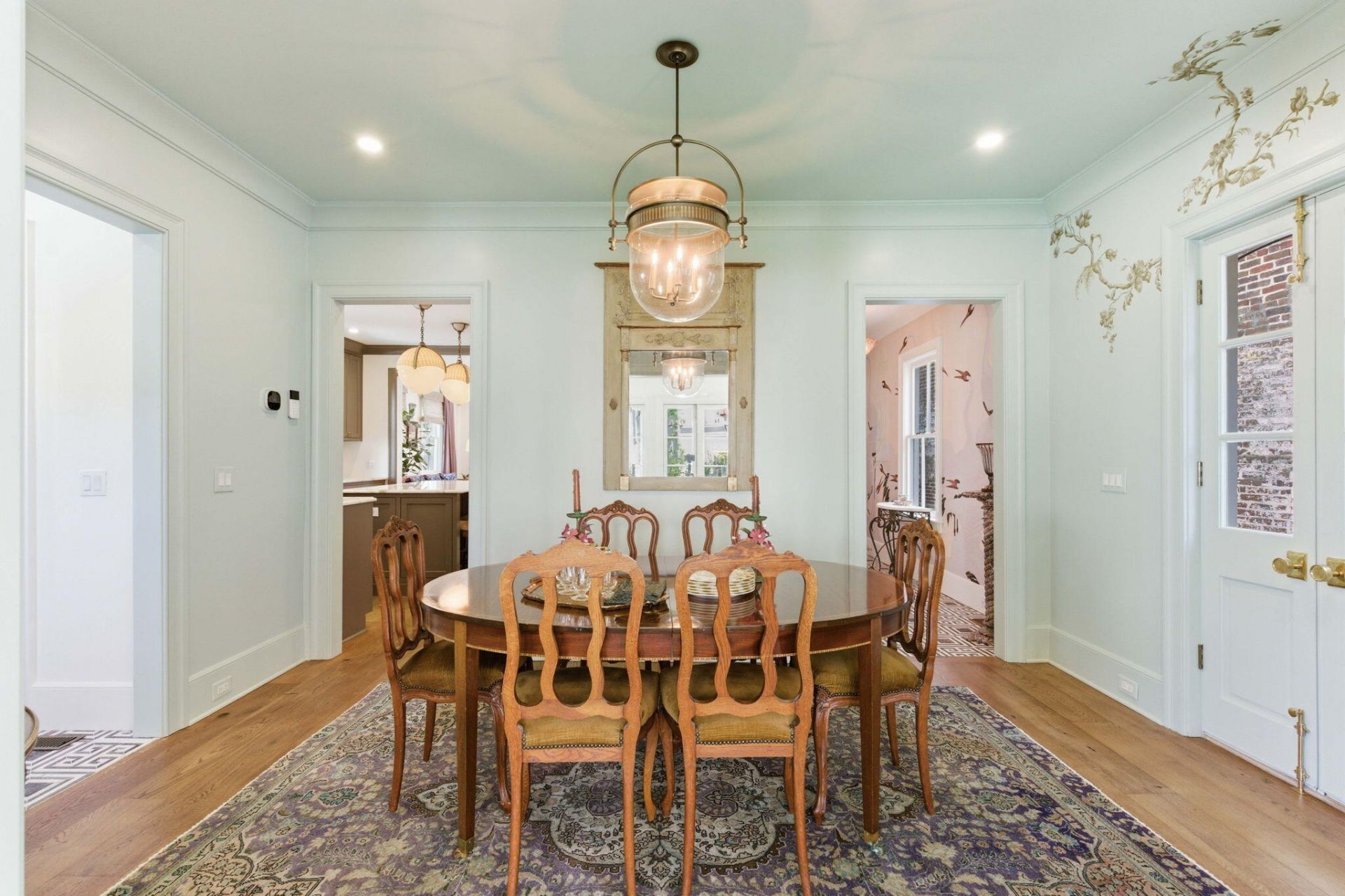 55 Elizabeth Street Photo 32