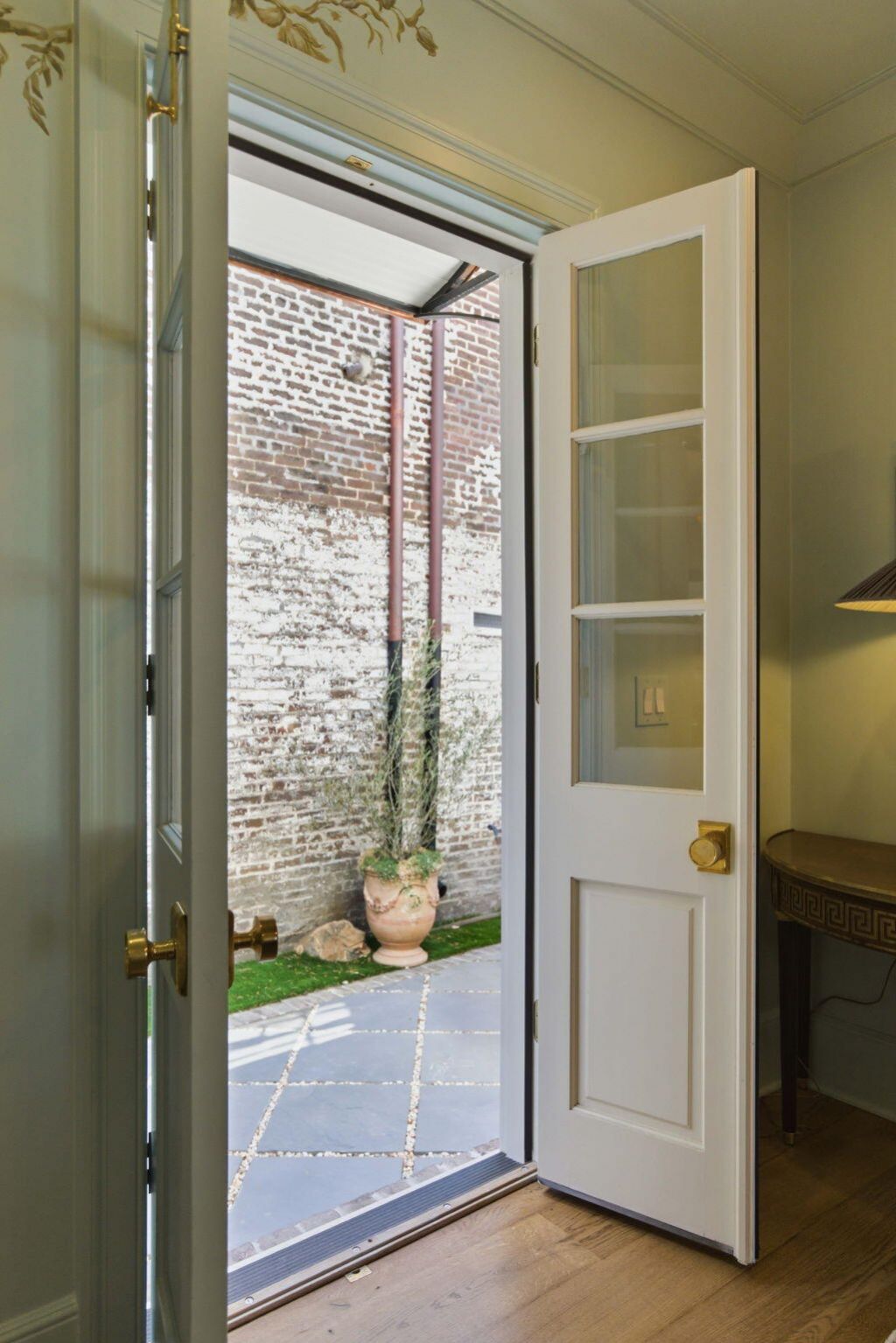 55 Elizabeth Street Photo 35